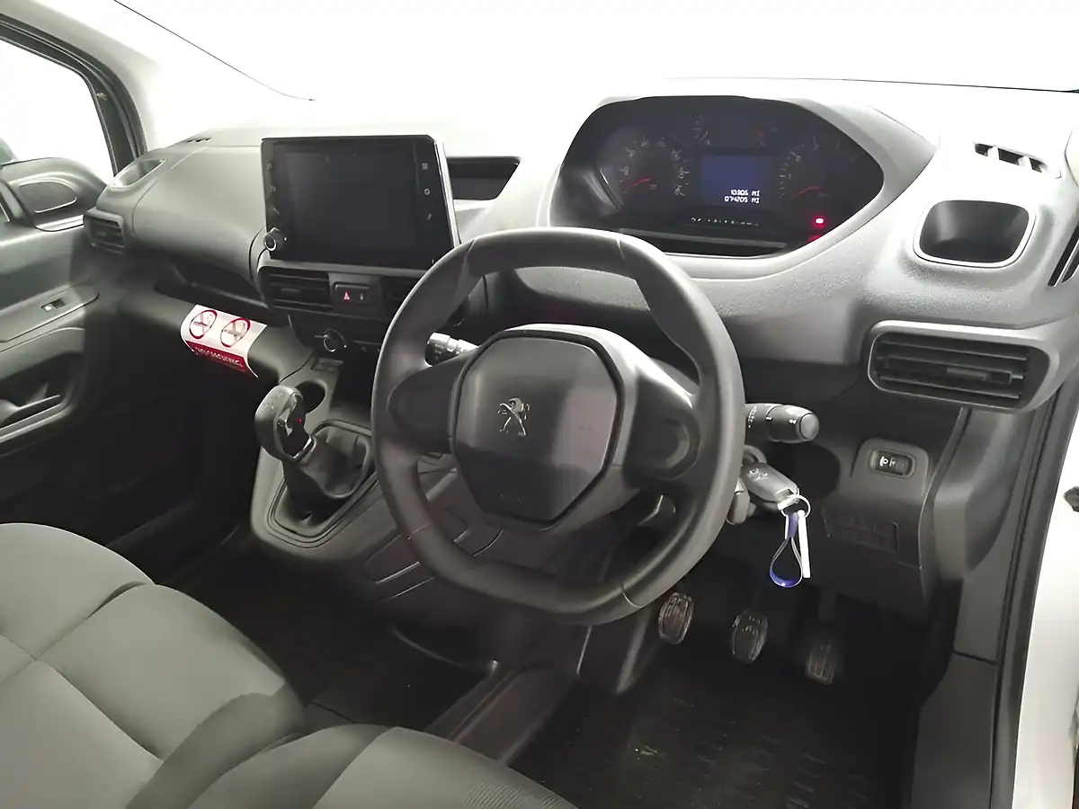 Used 2020 Peugeot Partner Professional Standard White - Interior and Exterior details 7