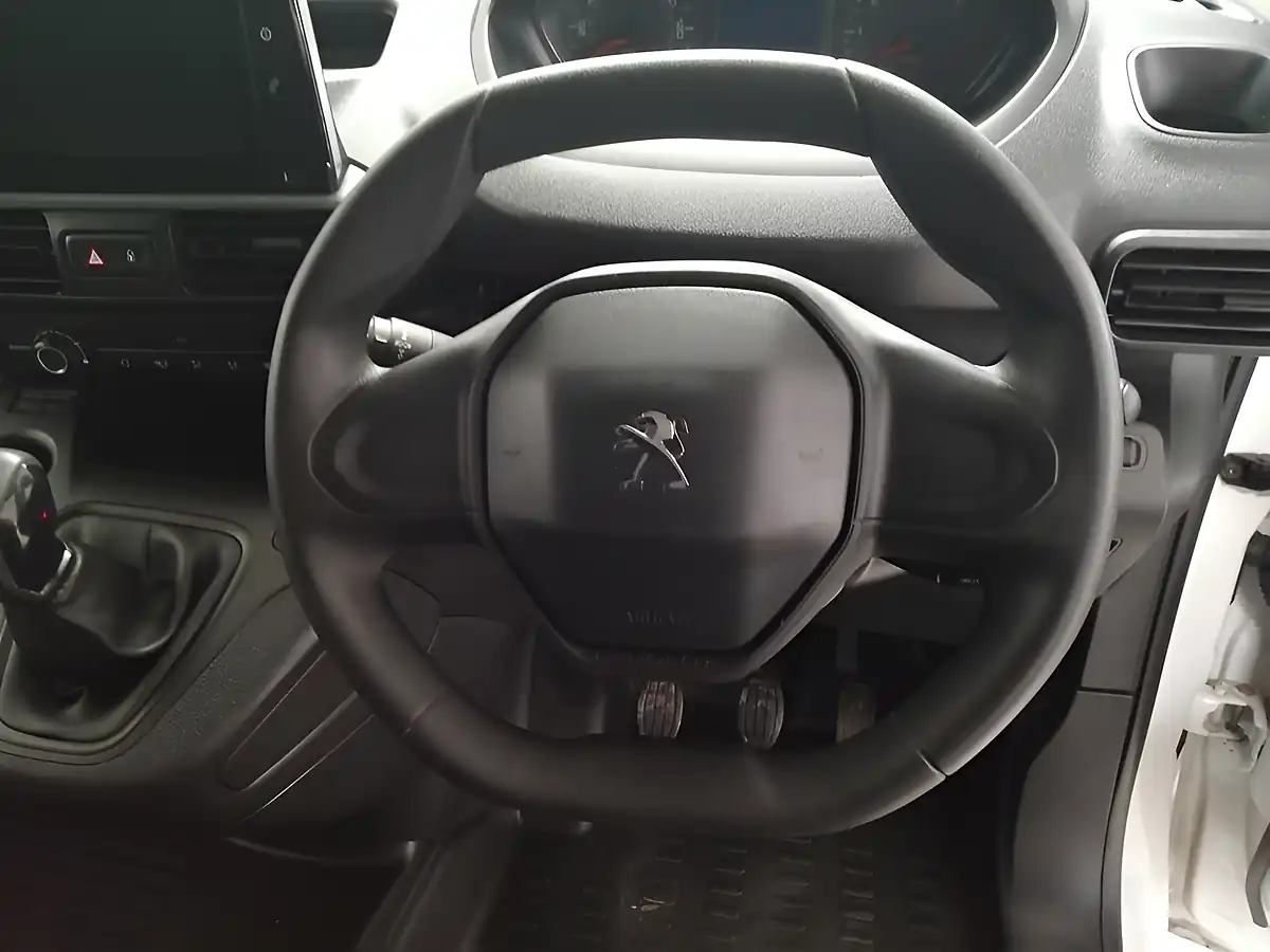 Used 2020 Peugeot Partner Professional Standard White - Interior and Exterior details 8