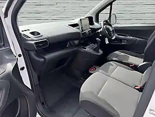 Used 2020 Peugeot Partner Professional Standard White - Interior and Exterior details 17