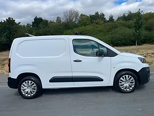 2020 Peugeot Partner Professional Standard
