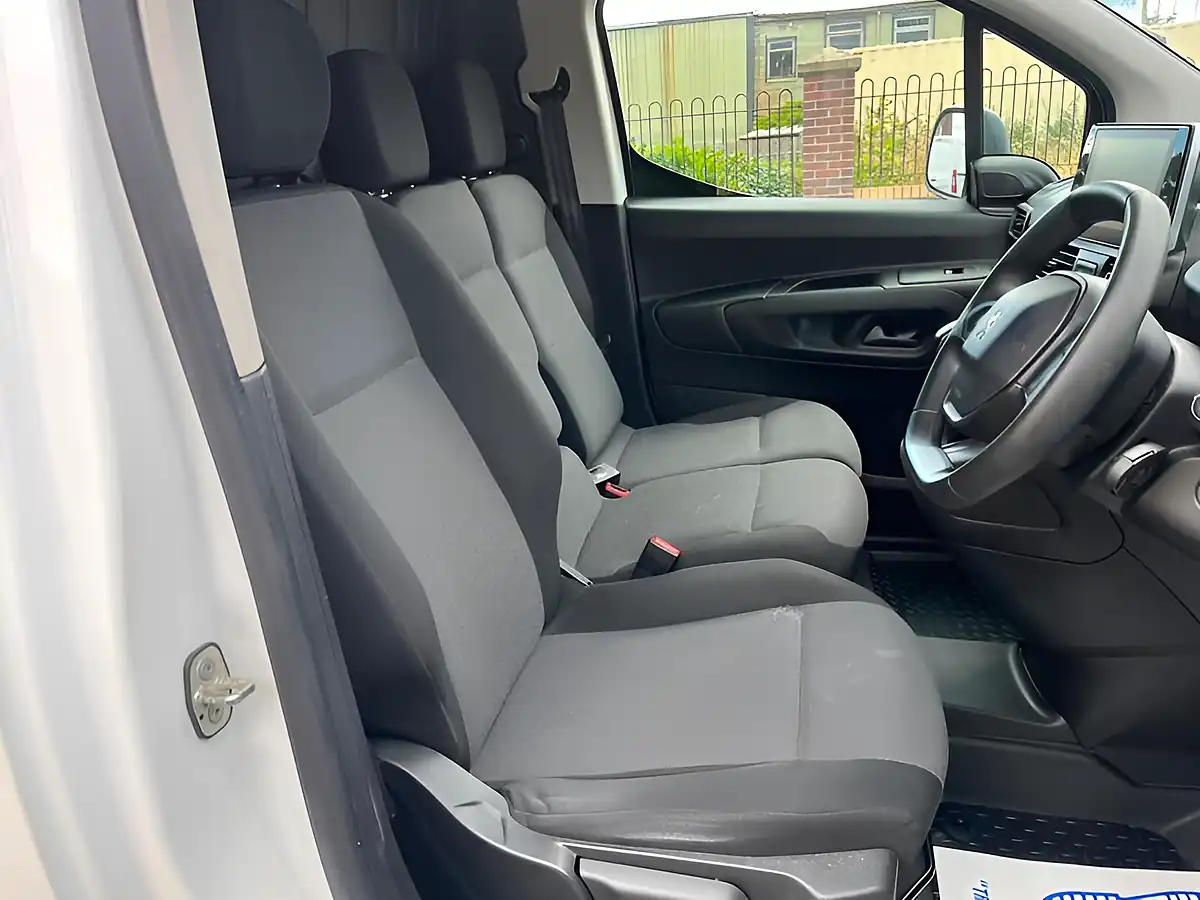 Used 2020 Peugeot Partner Professional Standard White - Interior and Exterior details 10
