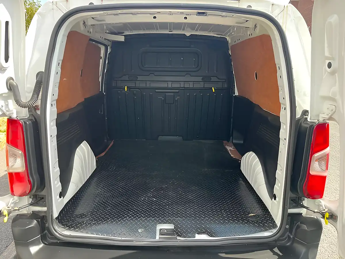 Used 2020 Peugeot Partner Professional Standard White - Interior and Exterior details 9
