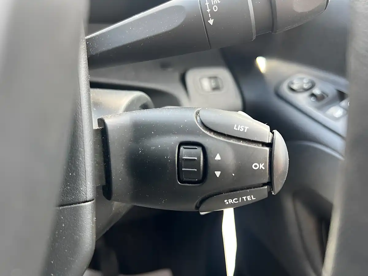 Used 2020 Peugeot Partner Professional Standard White - Interior and Exterior details 15