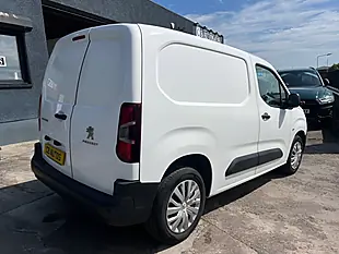 Used 2020 Peugeot Partner Professional Standard White - Interior and Exterior details 4