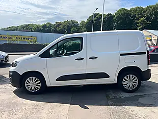 Used 2020 Peugeot Partner Professional Standard White - Interior and Exterior details 7