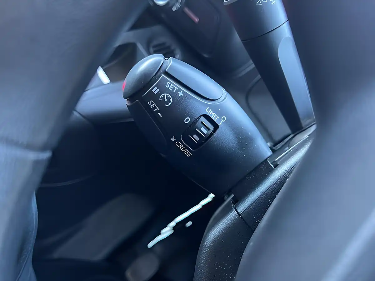Used 2020 Peugeot Partner Professional Standard White - Interior and Exterior details 15