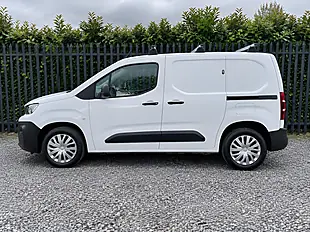 Used 2020 Peugeot Partner Professional Standard White - Interior and Exterior details 4