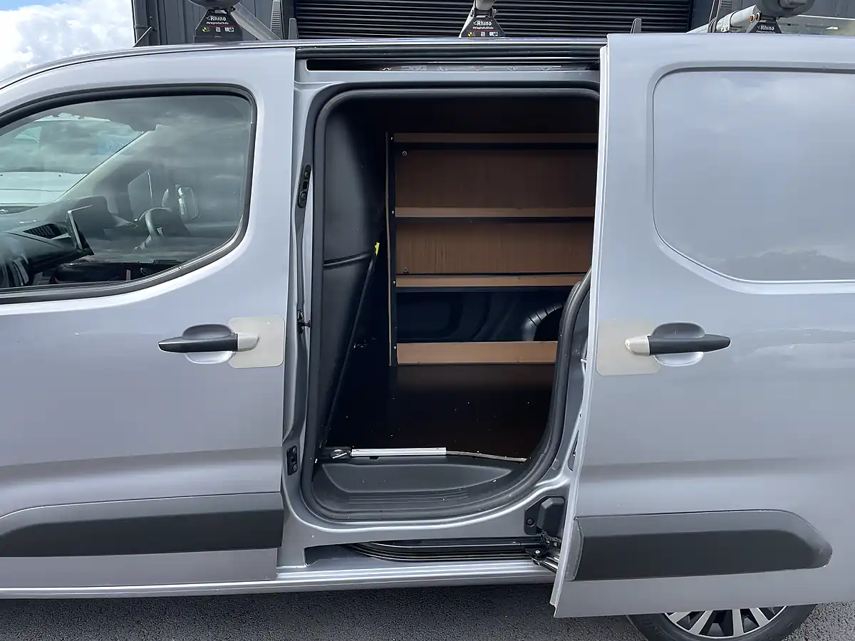 Used 2020 Peugeot Partner Professional Swb Grey - Interior and Exterior details 12