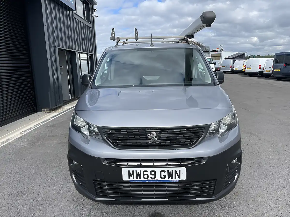 Used 2020 Peugeot Partner Professional Swb Grey - Interior and Exterior details 3