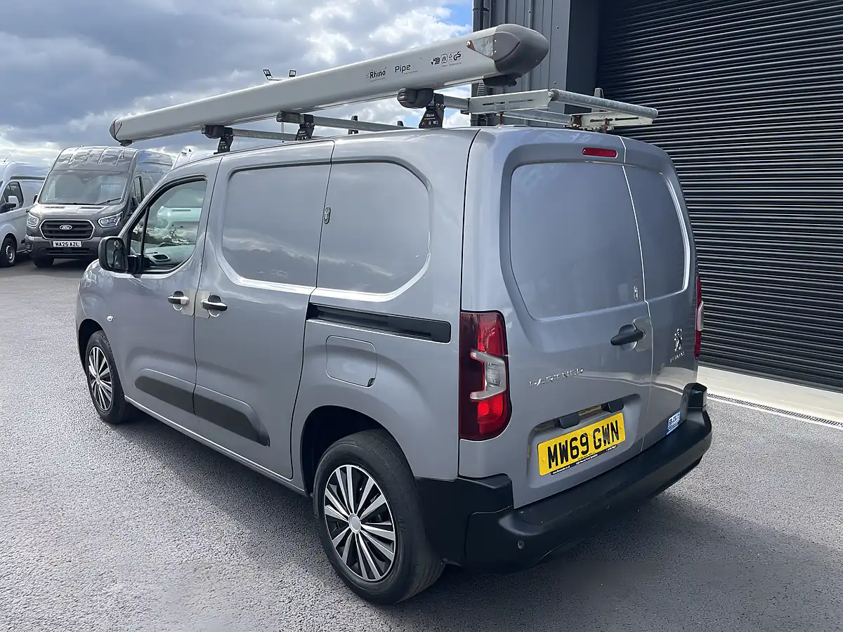 Used 2020 Peugeot Partner Professional Swb Grey - Interior and Exterior details 9
