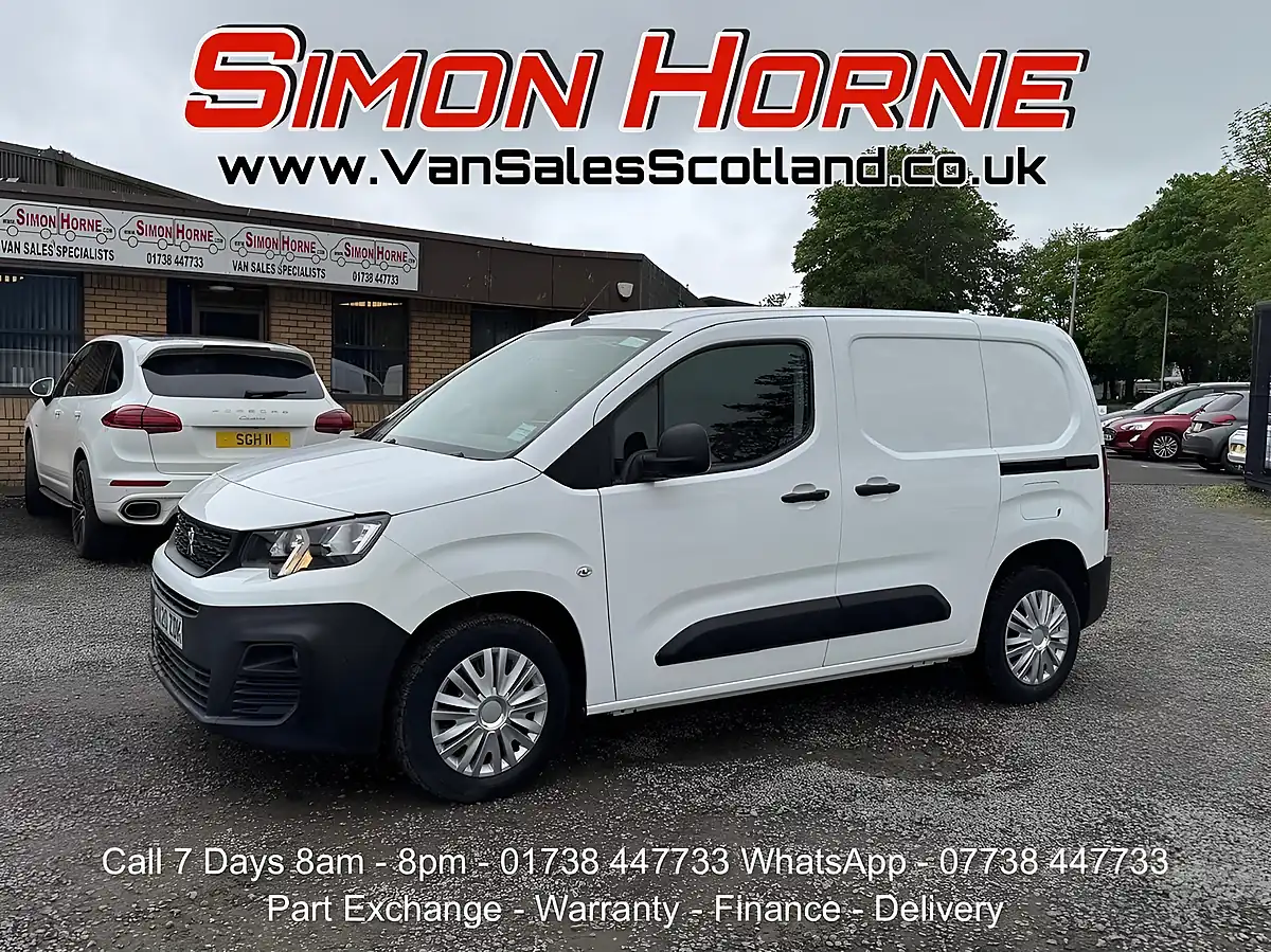 Used 2020 Peugeot Partner Professional White - Front View