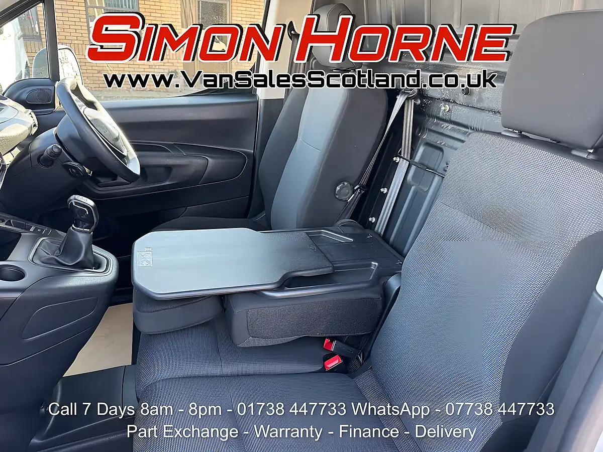 Used 2020 Peugeot Partner Professional White - Interior and Exterior details 10