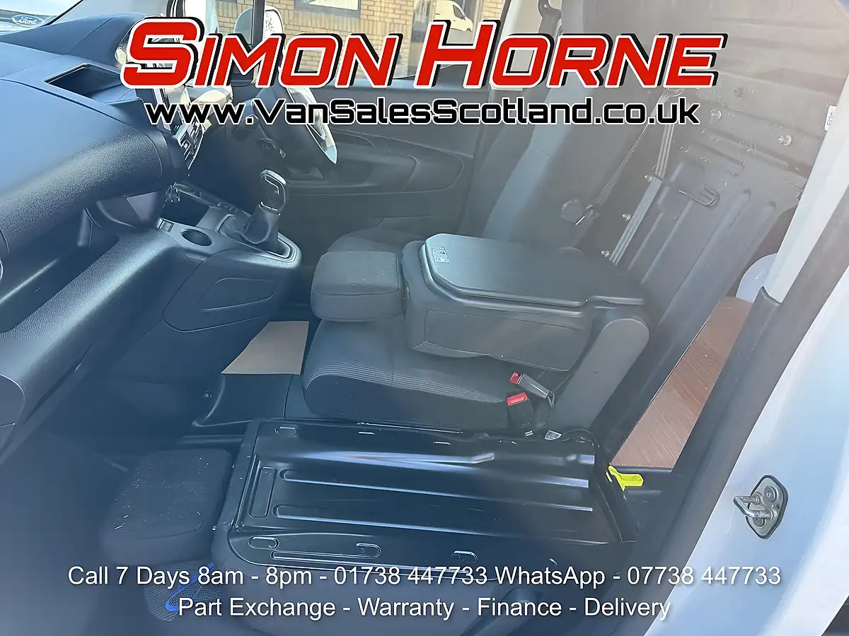 Used 2020 Peugeot Partner Professional White - Interior and Exterior details 11