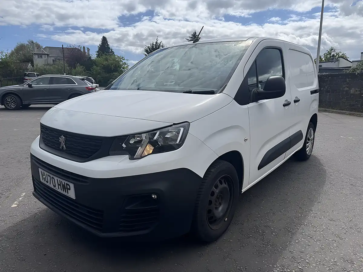 Used 2020 Peugeot Partner Professional White - Interior and Exterior details 3