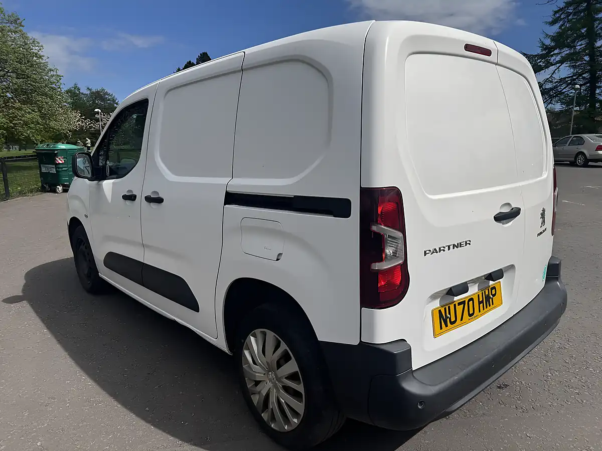 Used 2020 Peugeot Partner Professional White - Interior and Exterior details 5