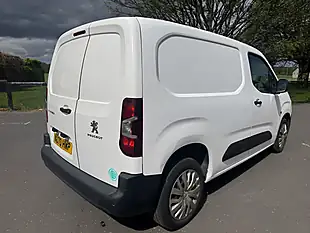 Used 2020 Peugeot Partner Professional White - Interior and Exterior details 7