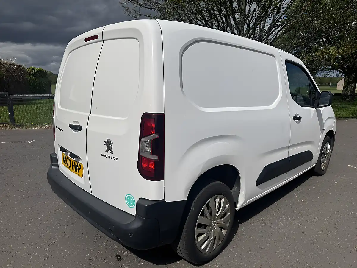 Used 2020 Peugeot Partner Professional White - Interior and Exterior details 7