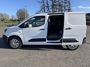 Used 2020 Peugeot Partner Professional White - Interior and Exterior details 12