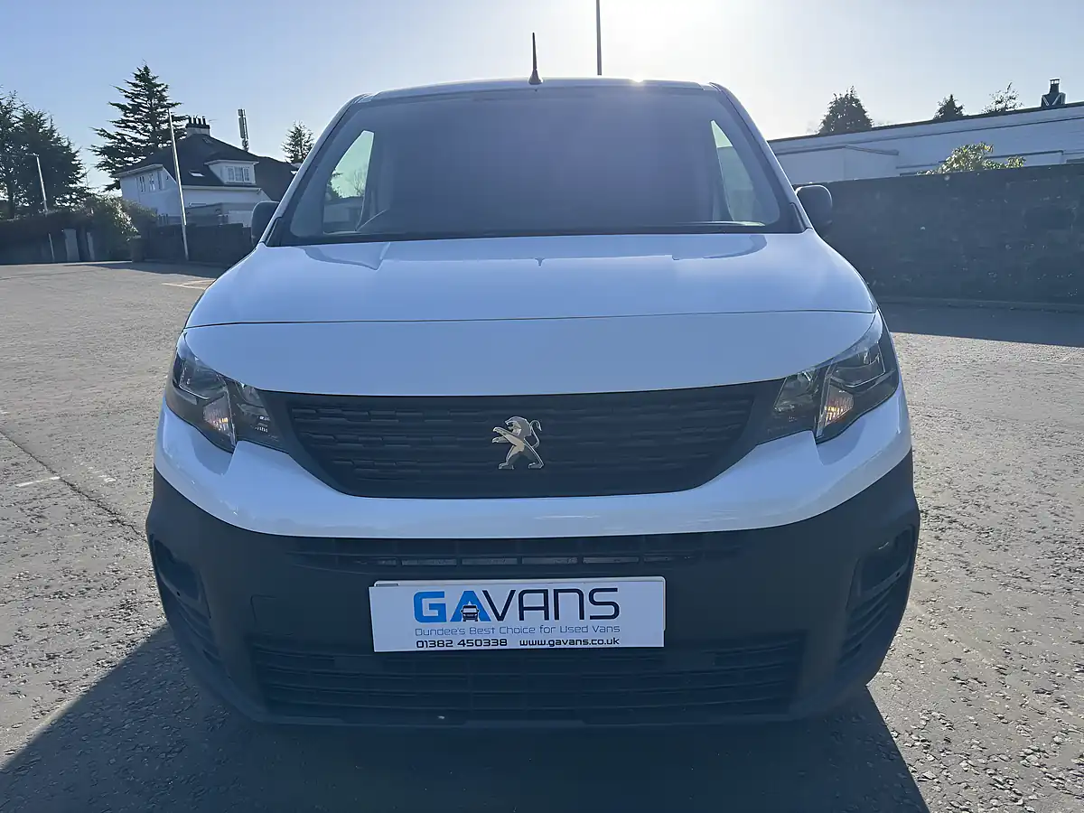 Used 2020 Peugeot Partner Professional White - Interior and Exterior details 2