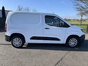 Used 2020 Peugeot Partner Professional White - Interior and Exterior details 8