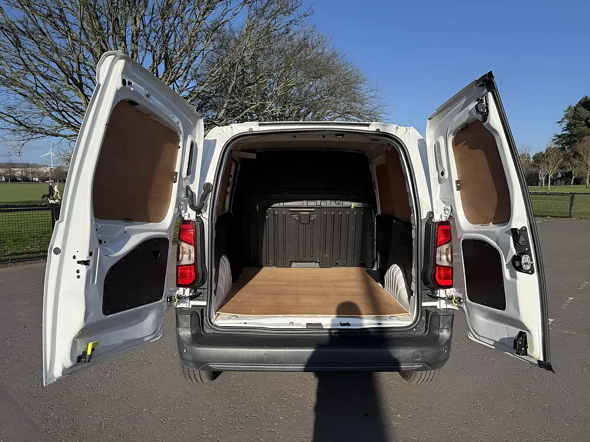 Used 2020 Peugeot Partner Professional White - Interior and Exterior details 9
