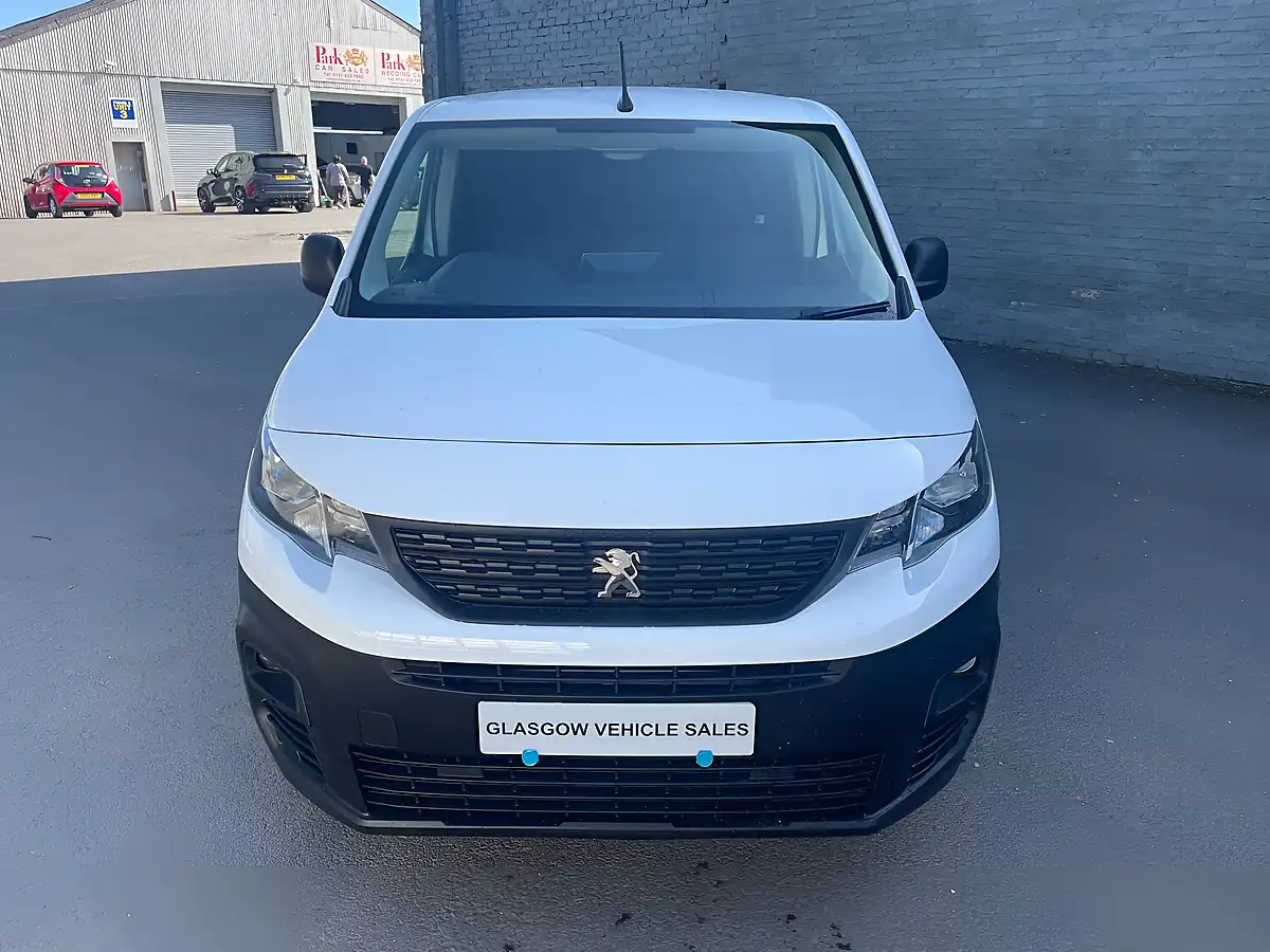 Used 2020 Peugeot Partner Professional White - Interior and Exterior details 2