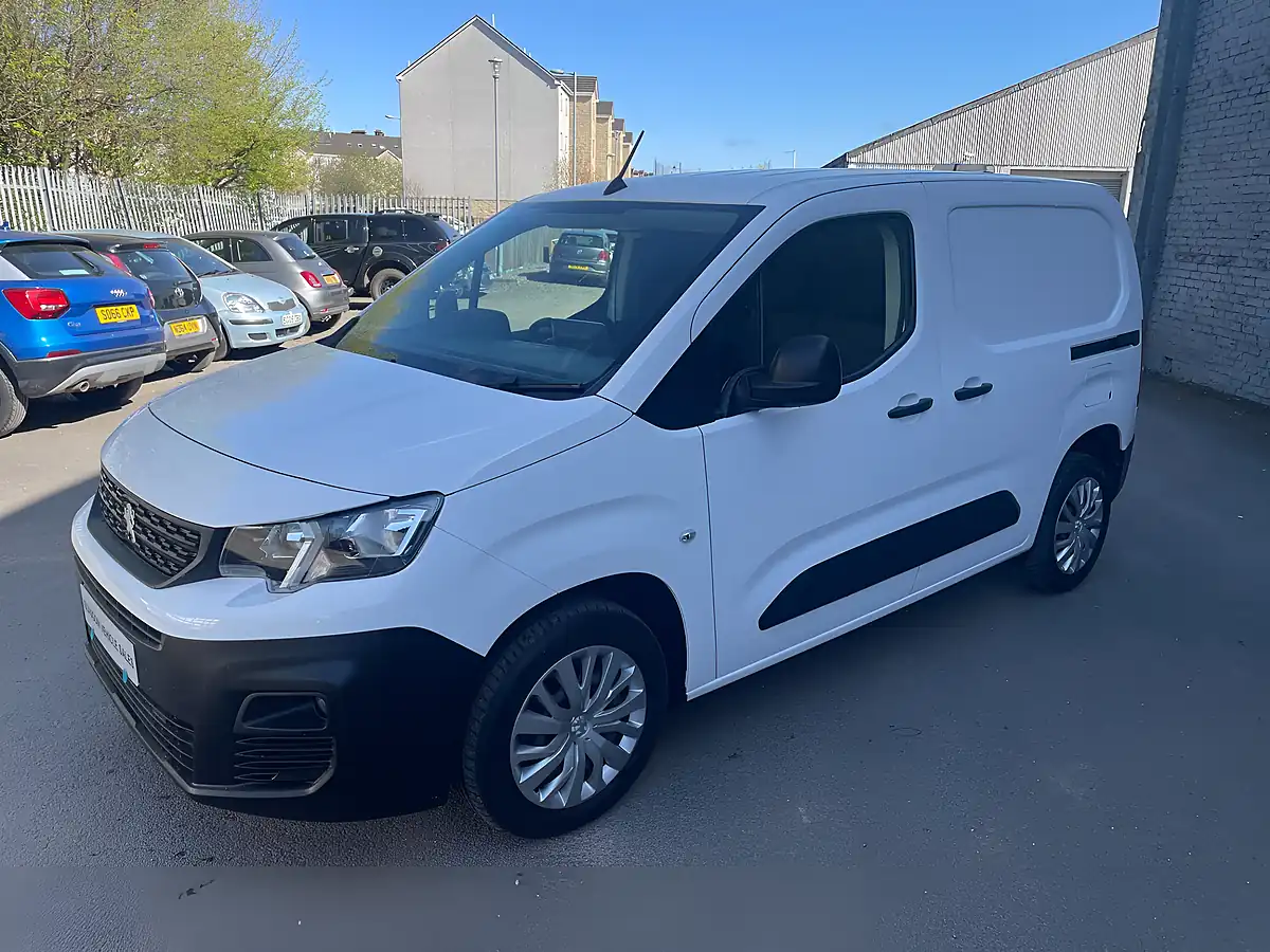 Used 2020 Peugeot Partner Professional White - Interior and Exterior details 3