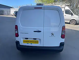 Used 2020 Peugeot Partner Professional White - Interior and Exterior details 5
