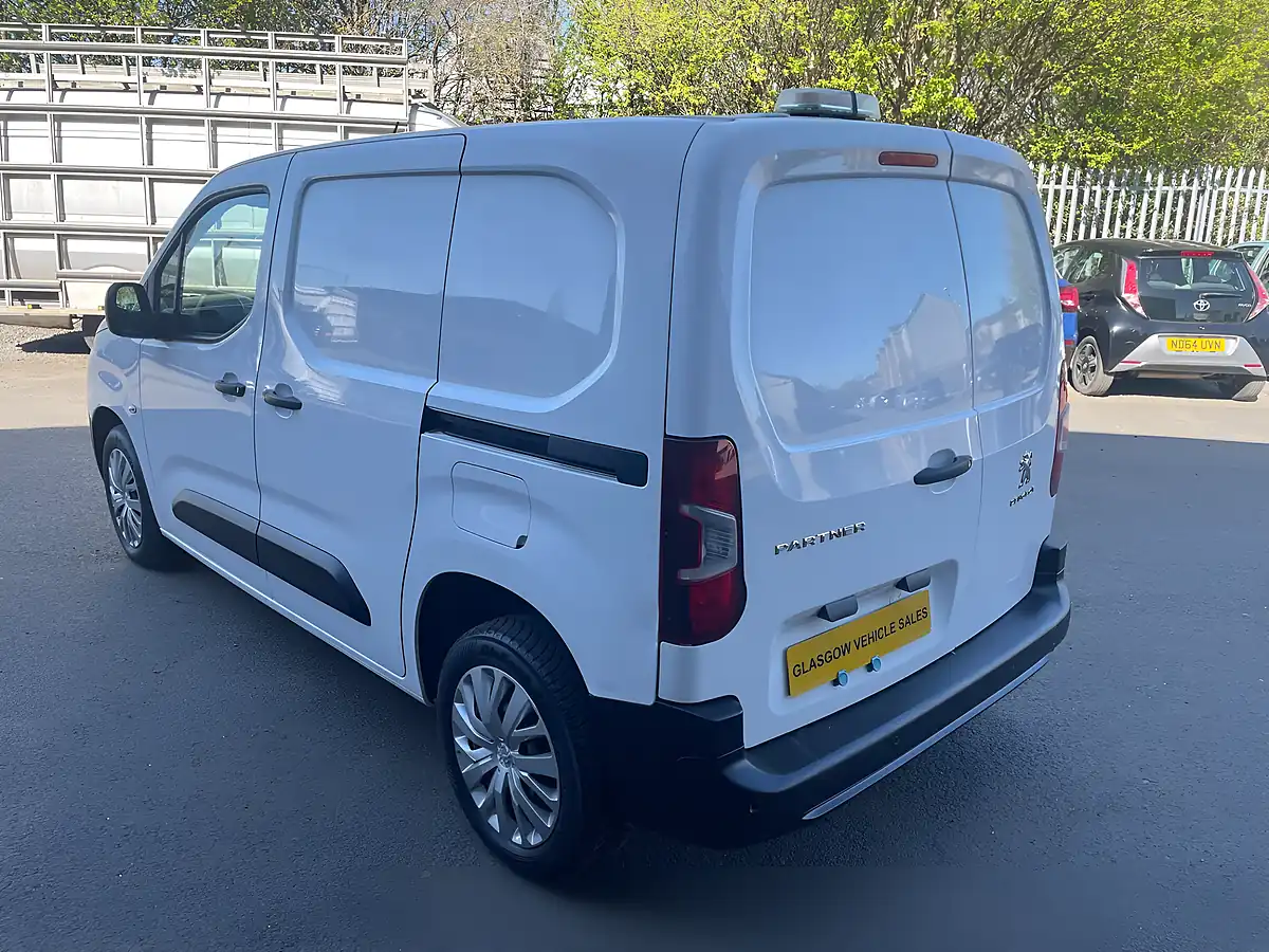 Used 2020 Peugeot Partner Professional White - Interior and Exterior details 9