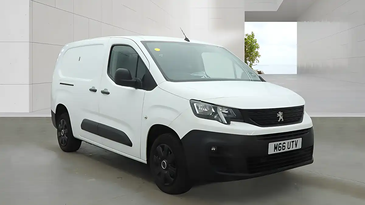 Used 2020 Peugeot Partner Professional White - Interior and Exterior details 13