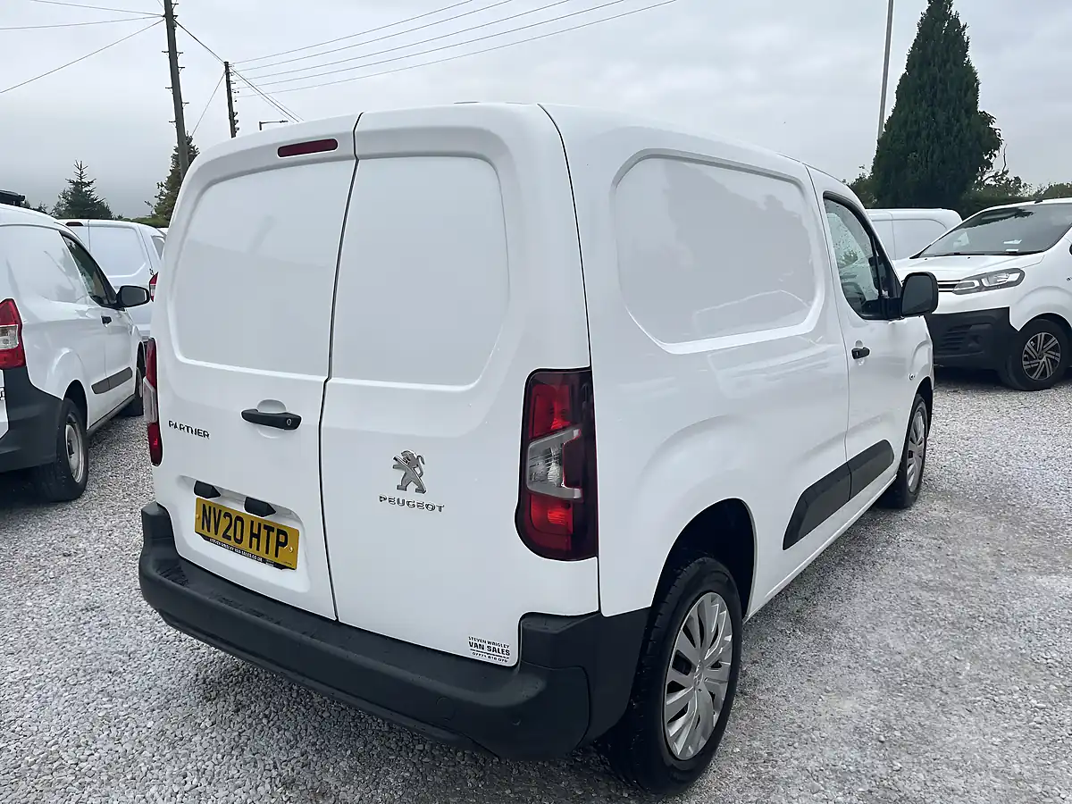 Used 2020 Peugeot Partner Professional White - Interior and Exterior details 12