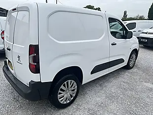 Used 2020 Peugeot Partner Professional White - Interior and Exterior details 13
