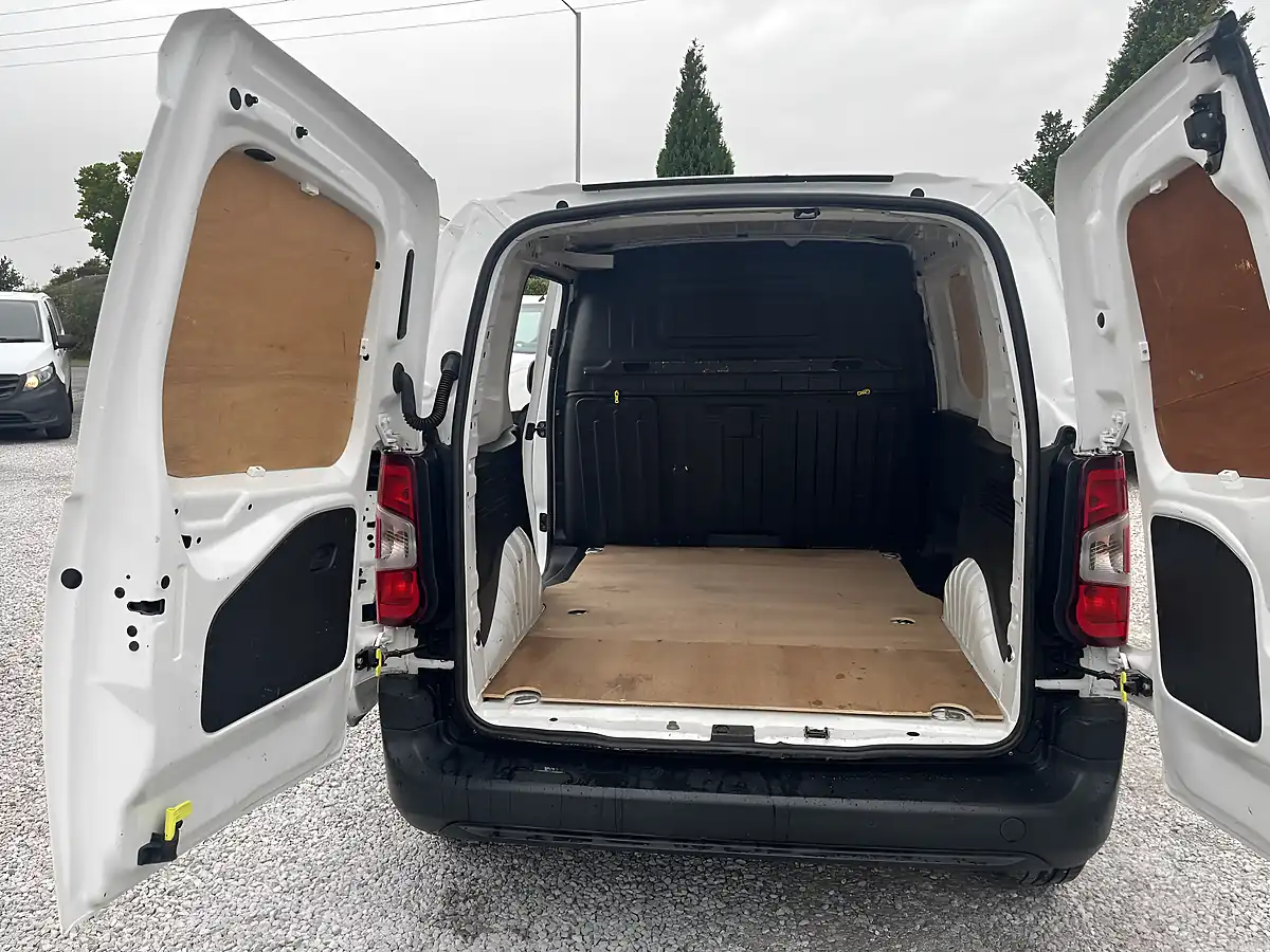 Used 2020 Peugeot Partner Professional White - Interior and Exterior details 2