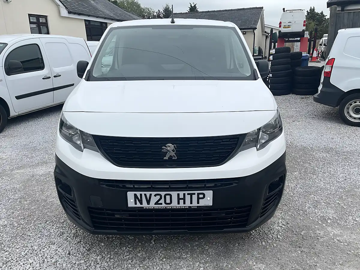 Used 2020 Peugeot Partner Professional White - Interior and Exterior details 5