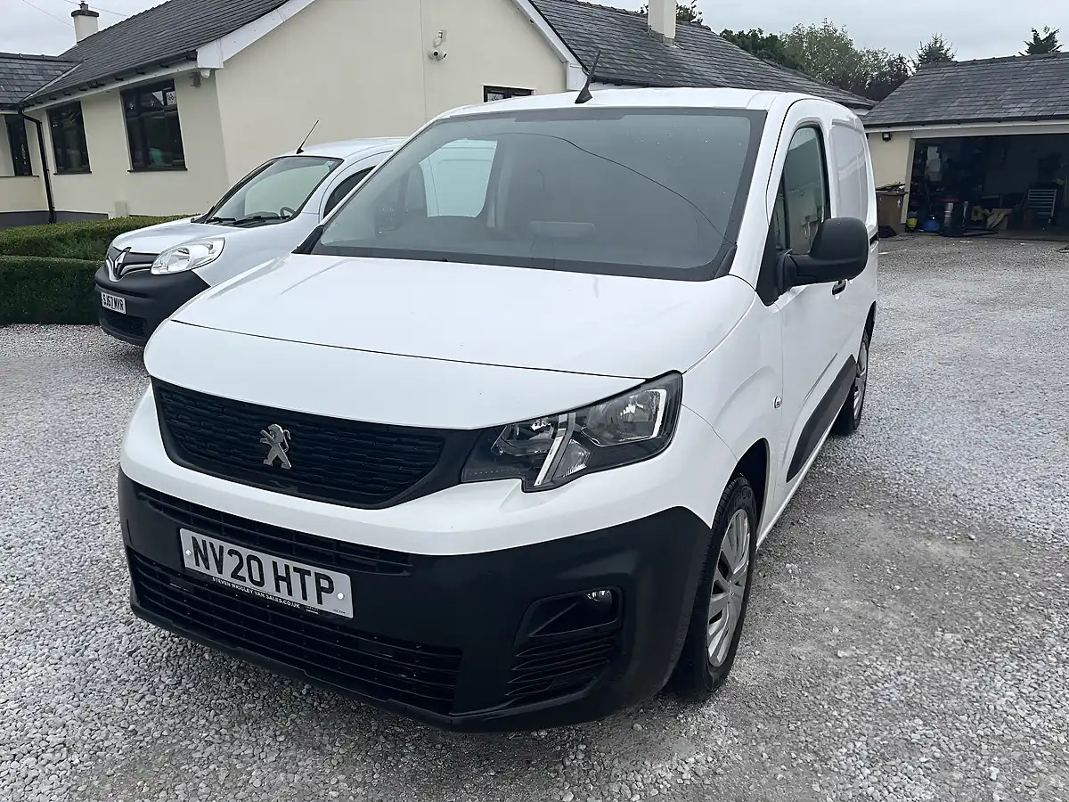 Used 2020 Peugeot Partner Professional White - Interior and Exterior details 6