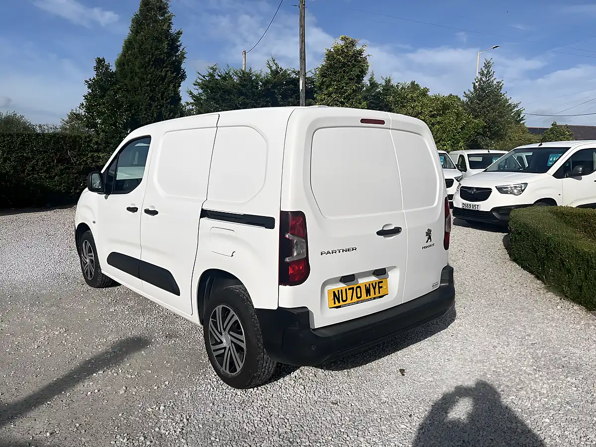 Used 2020 Peugeot Partner Professional White - Interior and Exterior details 10