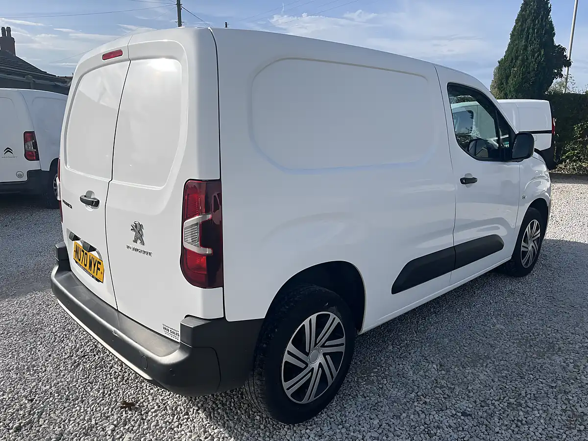 Used 2020 Peugeot Partner Professional White - Interior and Exterior details 13