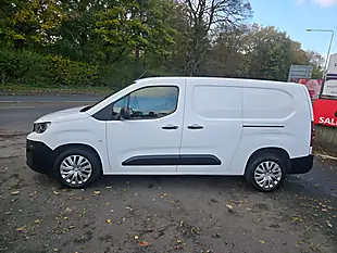 Used 2020 Peugeot Partner Professional White - Interior and Exterior details 4
