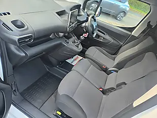 Used 2020 Peugeot Partner Professional White - Interior and Exterior details 5