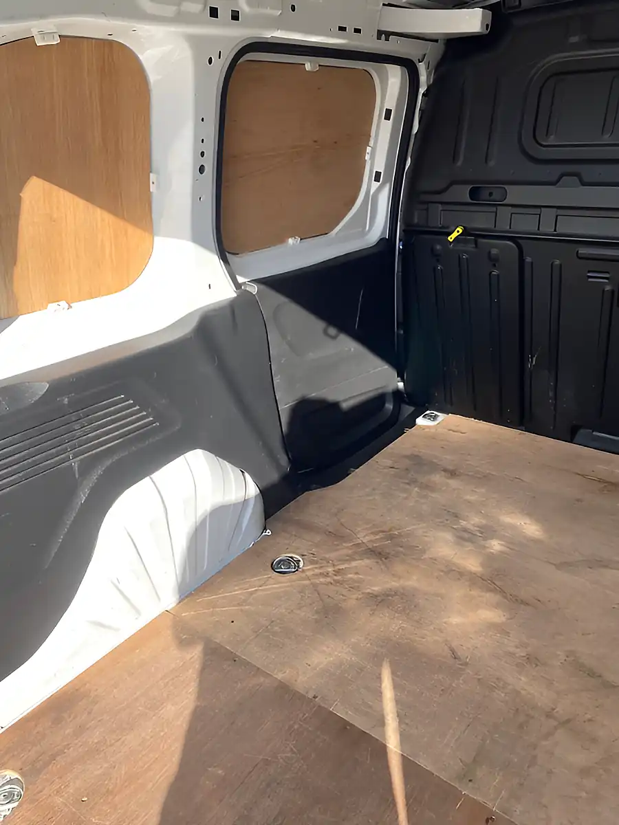 Used 2020 Peugeot Partner White - Interior and Exterior details 12