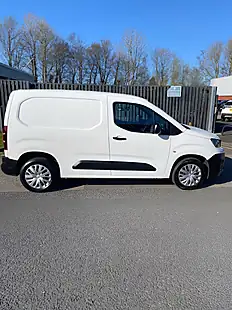 Used 2020 Peugeot Partner White - Interior and Exterior details 4