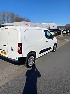 Used 2020 Peugeot Partner White - Interior and Exterior details 8