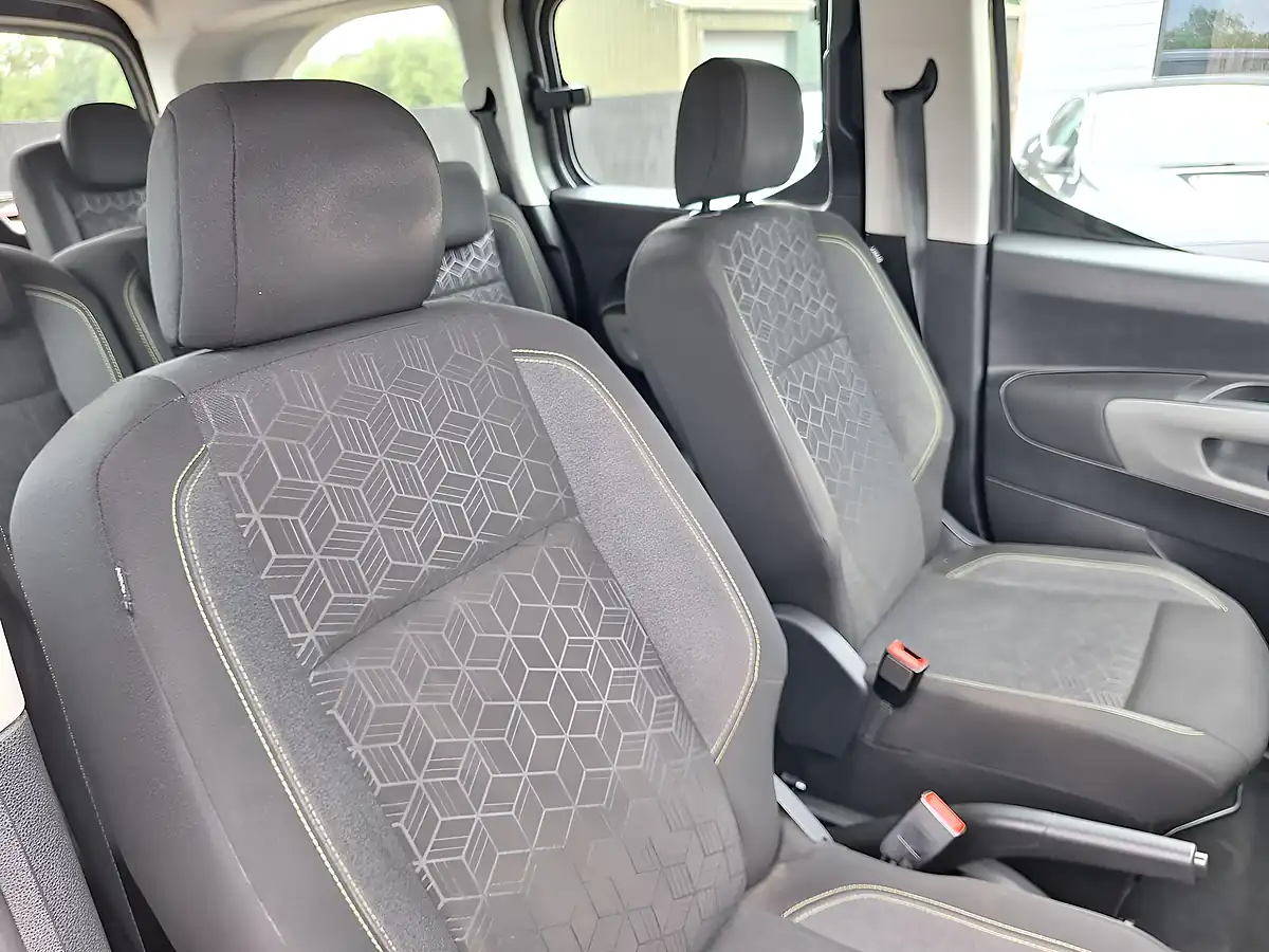 Used 2020 Peugeot Rifter Active Long Grey - Interior and Exterior details 20