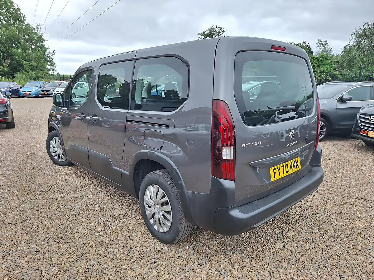 Used 2020 Peugeot Rifter Active Long Grey - Interior and Exterior details 6