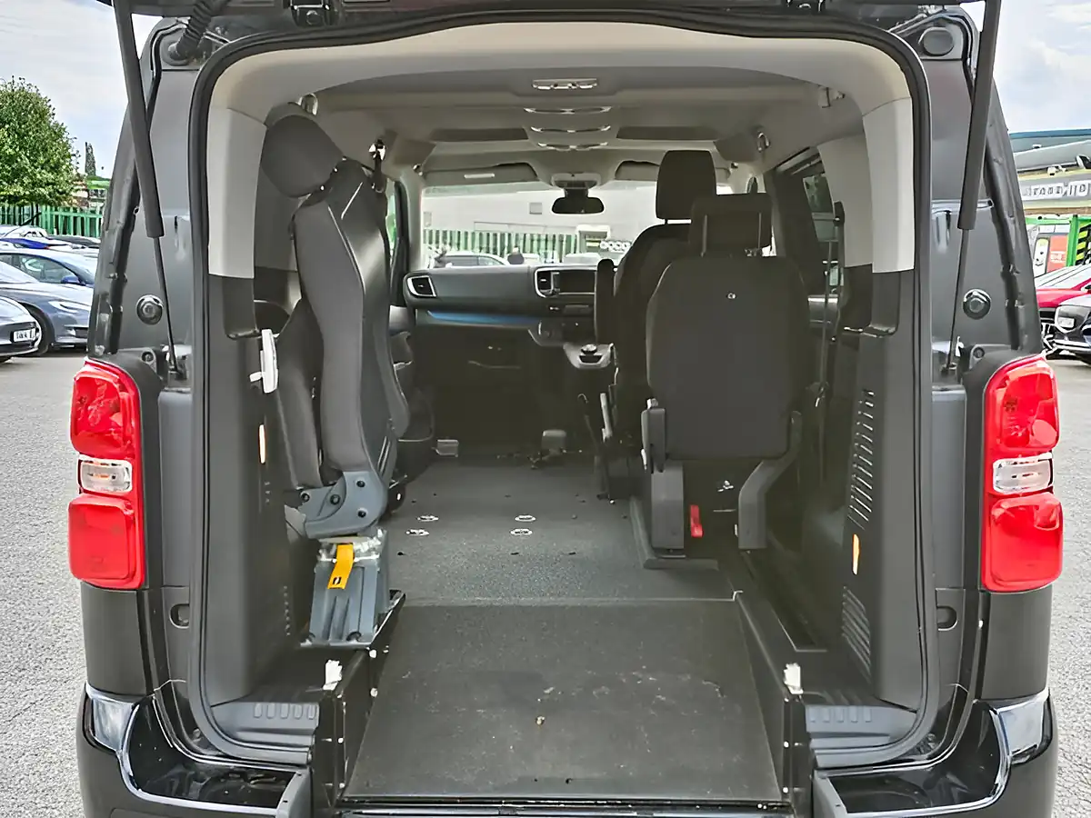 Used 2020 Peugeot Traveller Active Standard Black - Interior and Exterior details 15