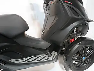 Used 2020 Piaggio MP3 300 Sport Black - Interior and Exterior details 14