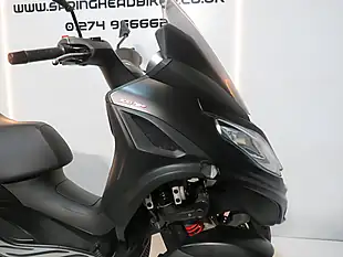 Used 2020 Piaggio MP3 300 Sport Black - Interior and Exterior details 17