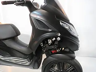 Used 2020 Piaggio MP3 300 Sport Black - Interior and Exterior details 18