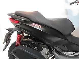 Used 2020 Piaggio MP3 300 Sport Black - Interior and Exterior details 7