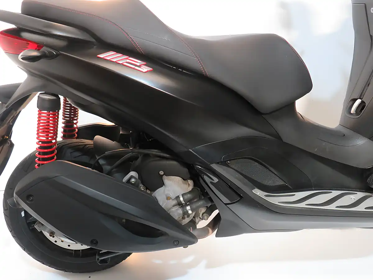 Used 2020 Piaggio MP3 300 Sport Black - Interior and Exterior details 9